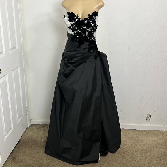 MONISHA BLACK SILVER TOP 3D FLORAL GOWM DRESS SIZE 8 - Picture 4 of 16